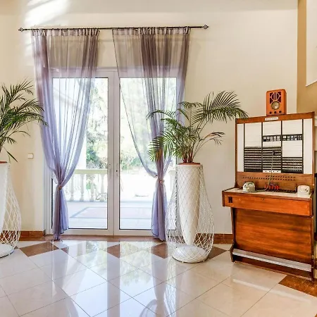Beautiful With Private Pool Holiday home *
