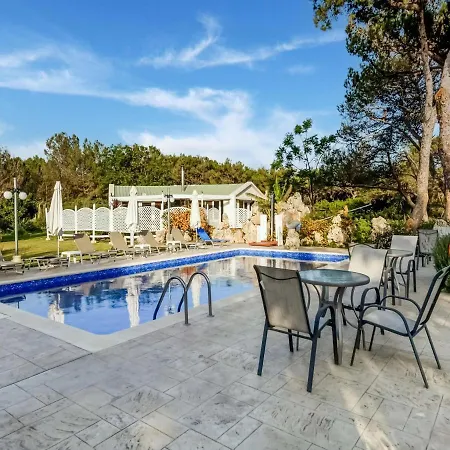 Beautiful With Private Pool Koszkinú