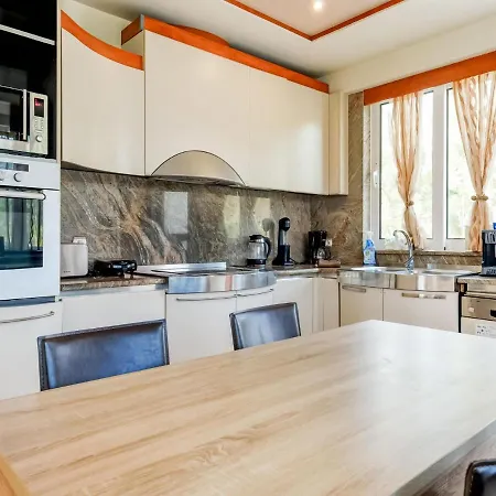 Beautiful With Private Pool